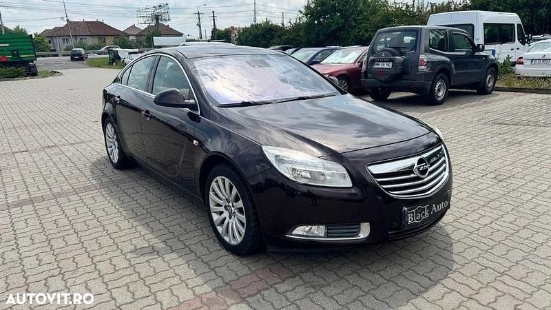 Second-hand Opel Insignia 160 CP (117 kW) 2011 Culoaremaro Berlinǎ