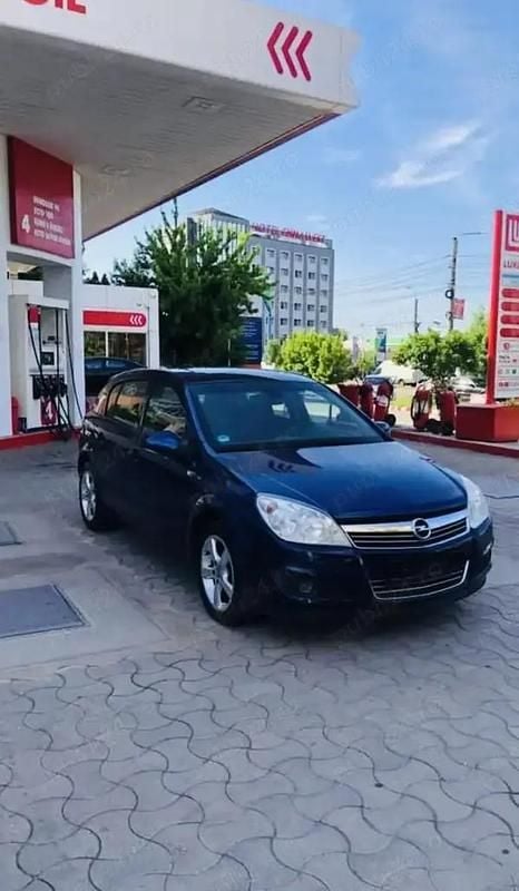 Second-hand Opel Astra 115 CP (84 kW) 2009 Albastru Hatchback