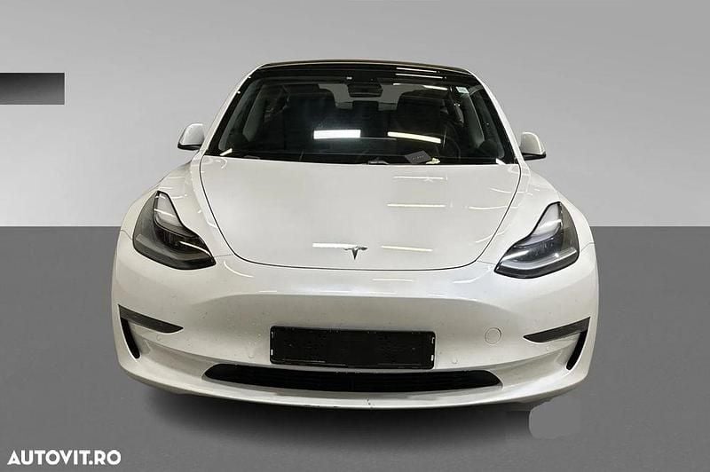 Second-hand Tesla Model 3 365 kW (497 CP) 2021 Culoarealb Berlinǎ