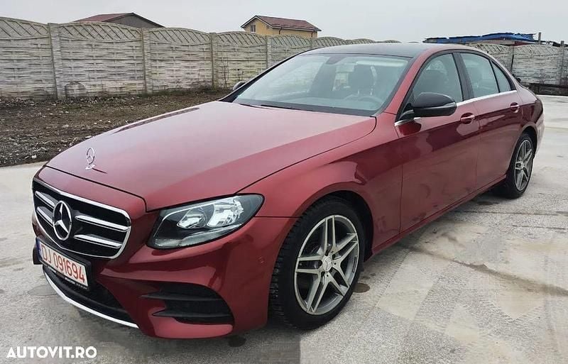 Second-hand Mercedes E200 AMG line 150 CP (110 kW) 2019 Culoarerosu Hatchback