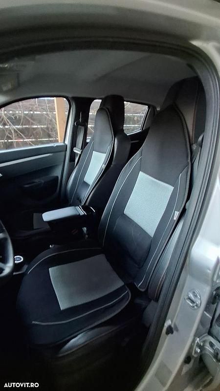 Second-hand Dacia Spring Expression 33 kW (45 CP) 2021 Culoareargint Hatchback