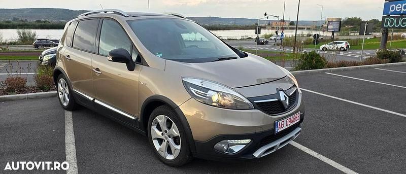Culoarebej Utilizat 2014 Renault Scénic III Monovolum | 6.800 EUR (Puțin scump) - Imagine 1/4