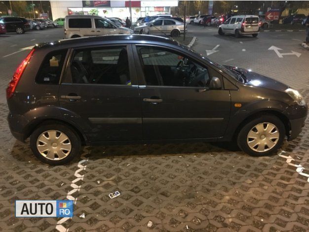 Second-hand Ford Fiesta 75 CP (55 kW) 2008 Negru Hatchback