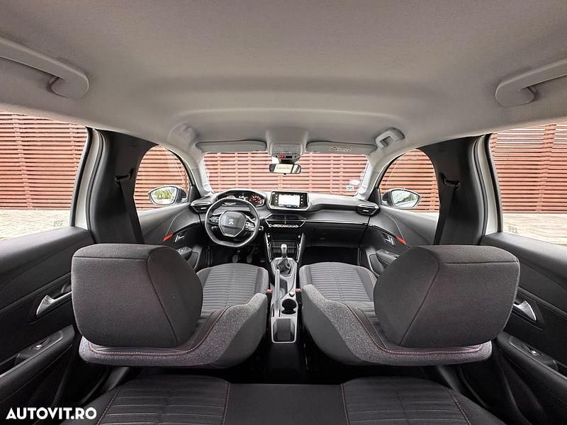 Second-hand Peugeot 208 Active 75 CP (55 kW) 2022 Culoarealb Hatchback