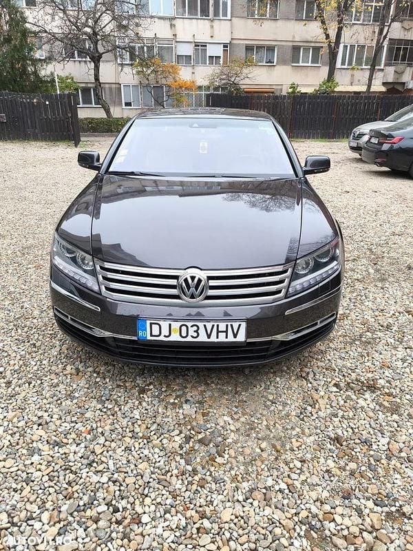 Culoarenegru Utilizat 2013 VW Phaeton Edition Berlinǎ | 12.700 EUR (Scump) - Imagine 1/4