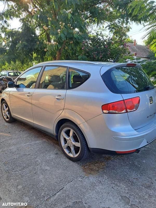 Culoareargint Utilizat 2008 Seat Altea XL Monovolum | 3.600 EUR (Puțin scump) - Imagine 1/4