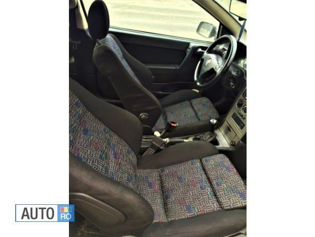 Second-hand Opel Astra 125 CP (91 kW) 2002 Argintiu Coupe