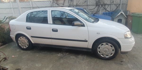 Alb Utilizat 2007 Opel Astra Hatchback | 2.250 EUR (Preț OK) - Imagine 1/4