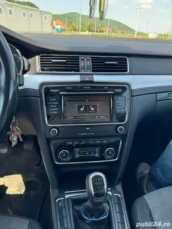 Negru Utilizat 2010 Skoda Superb Berlinǎ | 6.300 EUR (Puțin scump) - Imagine 1/4