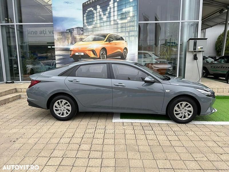 Second-hand Hyundai Elantra Classic 123 CP (90 kW) 2021 Culoaregri Berlinǎ