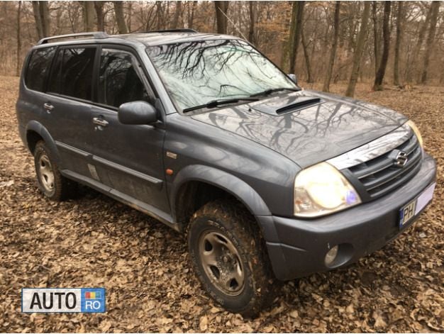 Second-hand Suzuki Grand Vitara 100 CP (73 kW) 2006 Verde SUV