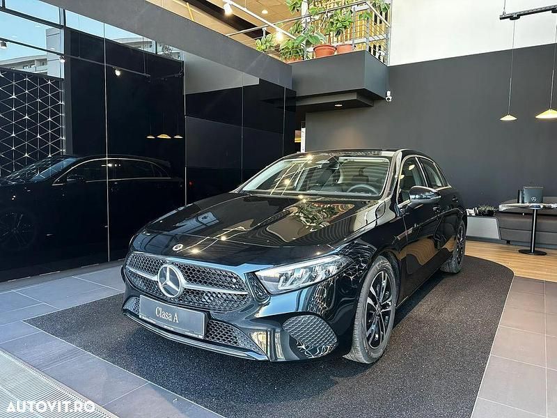 Nouă Mercedes A180 136 CP (100 kW) 2025 Culoarenegru Berlinǎ