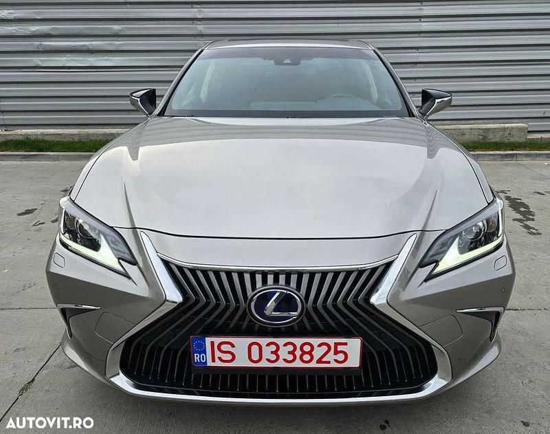 Gri Utilizat 2019 Lexus ES300H Business Edition Berlinǎ | 30.492 EUR (Preț OK) - Imagine 1/4