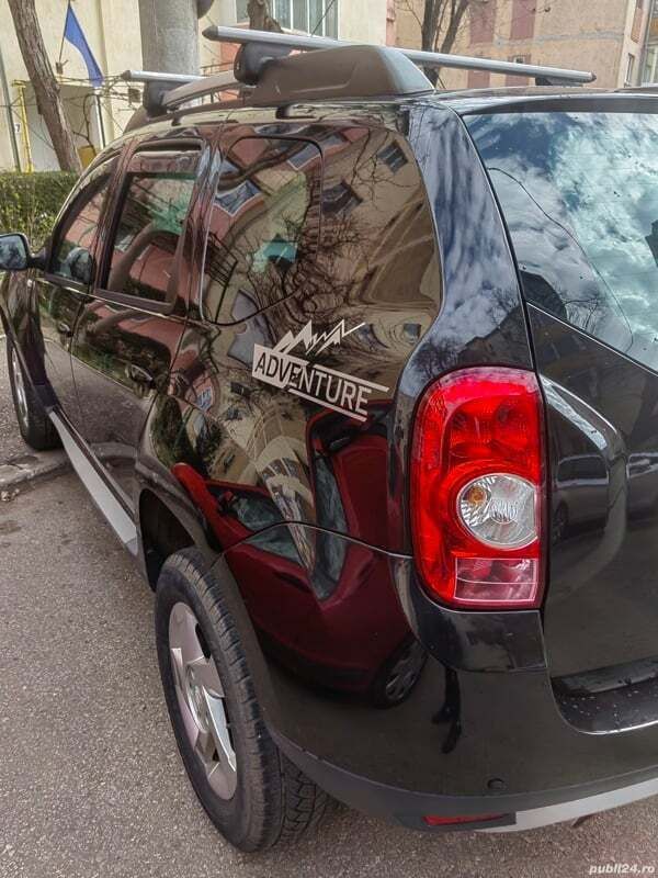 Negru Utilizat 2012 Dacia Duster Prestige SUV | 5.300 EUR (Super Preț) - Imagine 1/4