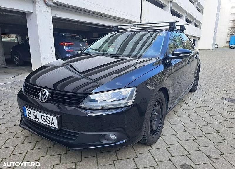 Culoarenegru Utilizat 2013 VW Jetta Trendline Berlinǎ | 8.200 EUR (Preț OK) - Imagine 1/4