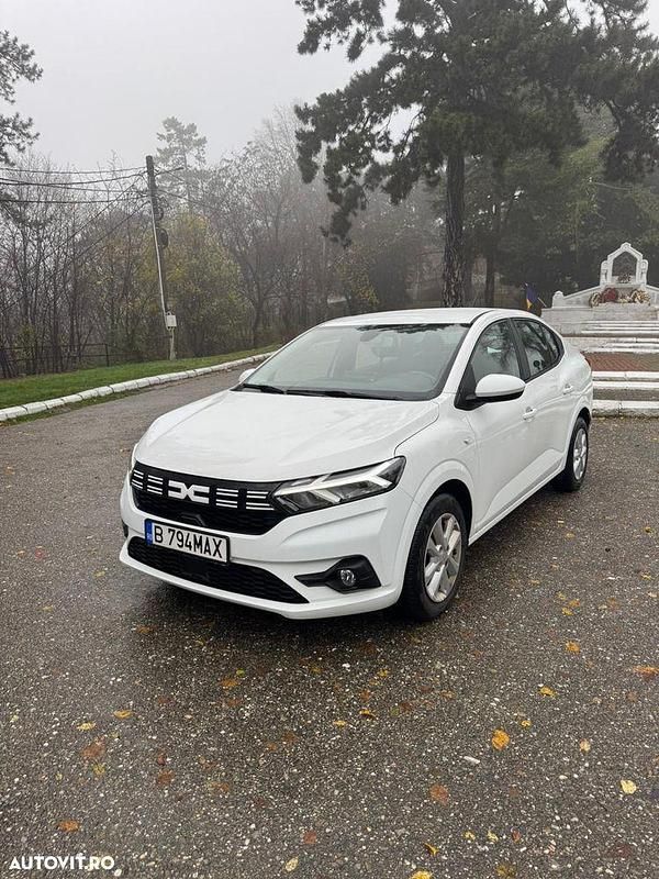 Culoarealb Utilizat 2023 Dacia Logan Essentiel Berlinǎ | 11.700 EUR (Preț OK) - Imagine 1/4