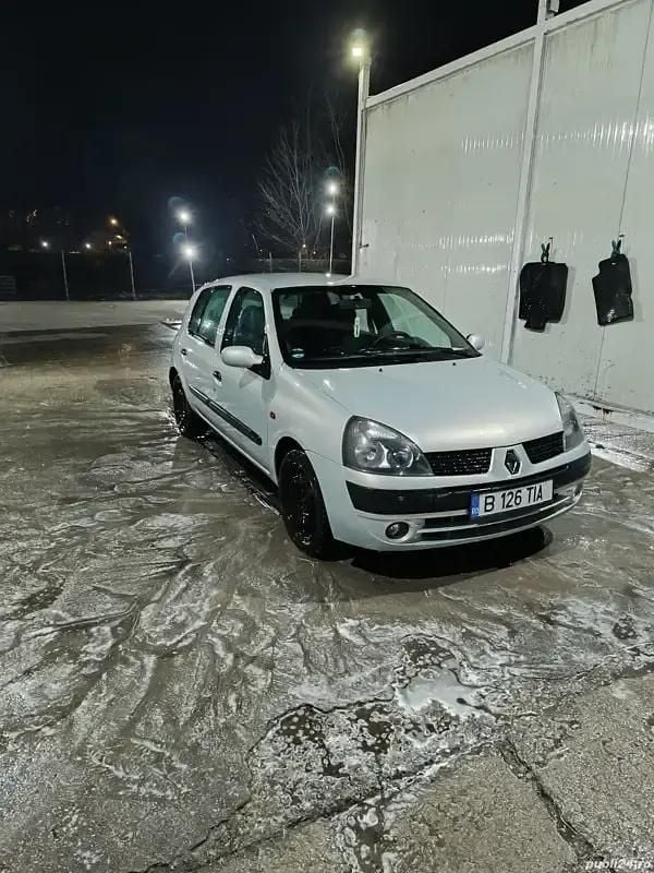 Utilizat 2003 Renault Clio II Hatchback | 800 EUR (Super Preț) - Imagine 1/4