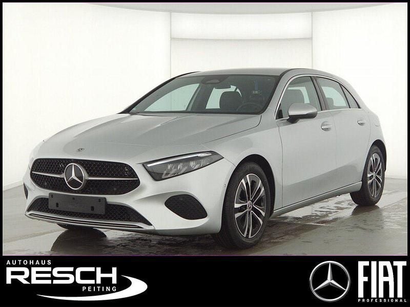 Utilizat 2023 Mercedes A180 Progressive | 30.694 EUR (Preț OK) - Imagine 1/1