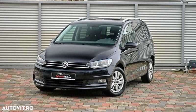 Second-hand VW Touran Comfortline 115 CP (84 kW) 2021 Culoarenegru Monovolum