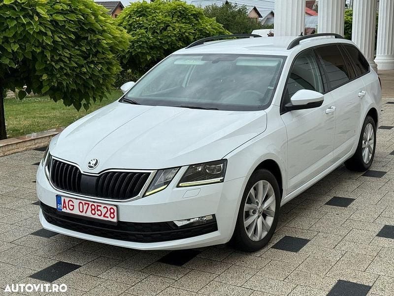 Alb Utilizat 2019 Skoda Octavia Break | 9.922 EUR (Preț bun) - Imagine 1/4