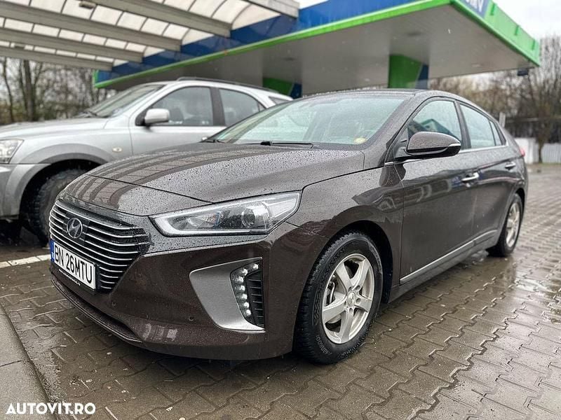 Second-hand Hyundai Ioniq 105 CP (77 kW) 2017 Culoaremaro Hatchback