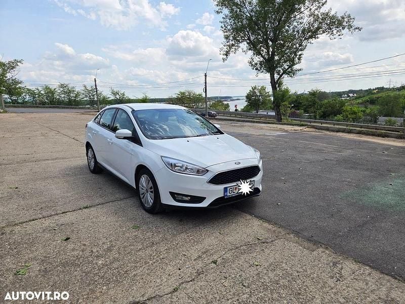 Alb Utilizat 2017 Ford Focus Trend Berlinǎ | 8.300 EUR (Preț OK) - Imagine 1/4