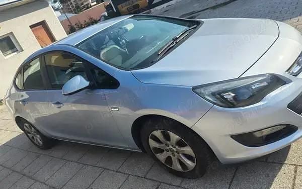 Gri Utilizat 2017 Opel Astra Enjoy Berlinǎ | 6.500 EUR (Preț bun) - Imagine 1/4