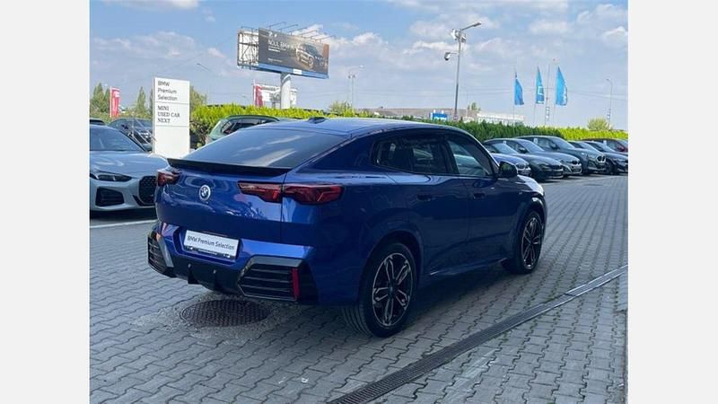 Second-hand BMW iX2 Comfort Edition 150 kW (204 CP) 2025 Albastru portimao metalizat metalizat SUV