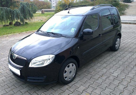 Negru Utilizat 2010 Skoda Roomster Monovolum | 3.390 EUR - Imagine 1/4