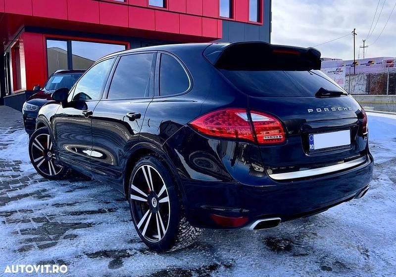 Second-hand Porsche Cayenne Platinum Edition 245 CP (180 kW) 2014 Culoarenegru SUV