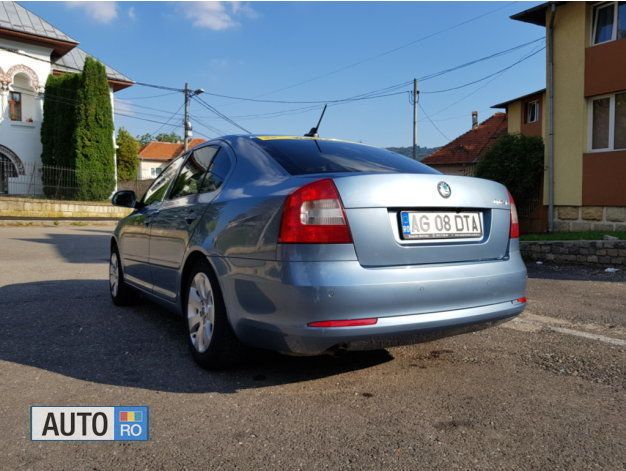 Albastru Utilizat 2012 Skoda Octavia Berlinǎ | 6.799 EUR (Puțin scump) - Imagine 1/4