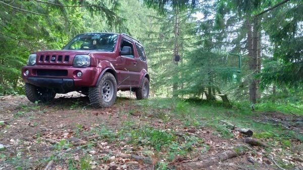 Rosu Utilizat 2000 Suzuki Jimny SUV | 4.300 EUR (Preț OK) - Imagine 1/4