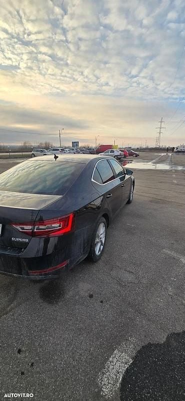 Second-hand Skoda Superb Ambition 150 CP (110 kW) 2017 Culoarenegru Berlinǎ
