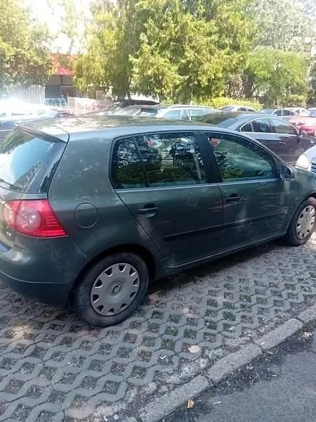 Utilizat 2004 VW Golf V Hatchback | 2.200 EUR (Preț OK) - Imagine 1/4