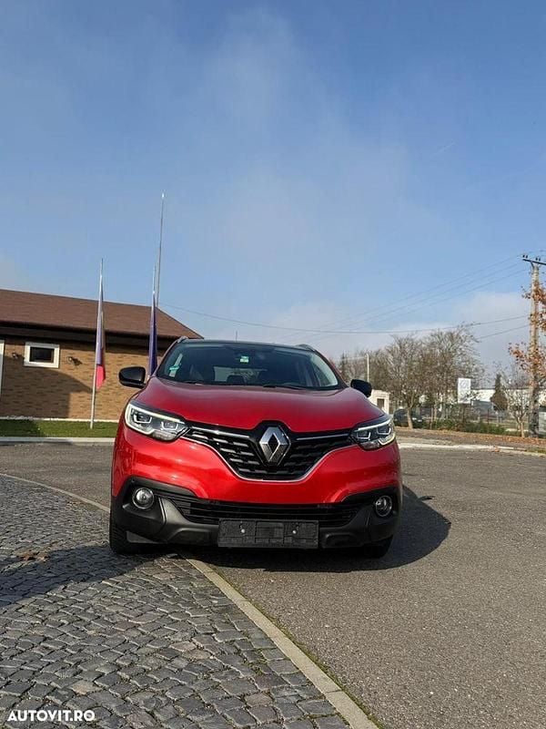 Culoarerosu Utilizat 2016 Renault Kadjar Bose Edition SUV | 11.700 EUR (Preț bun) - Imagine 1/4