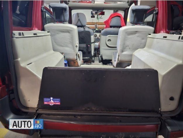 Second-hand Renault Kangoo 62 CP (45 kW) 2008 Rosu Monovolum