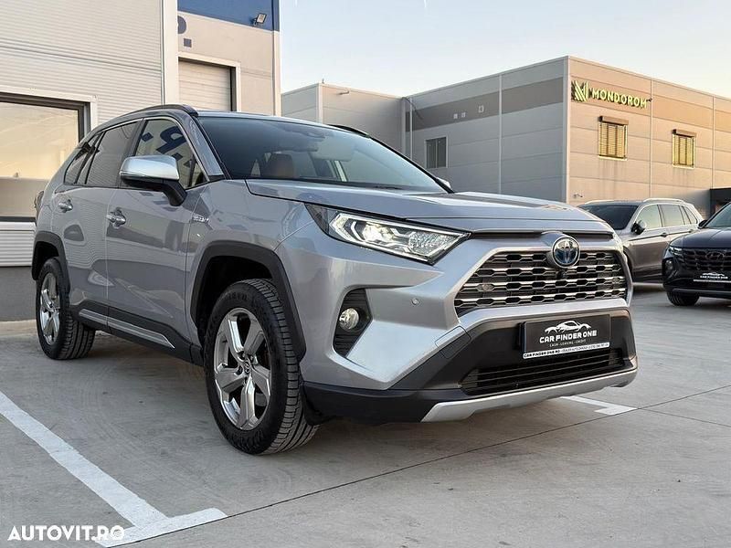 Second-hand Toyota RAV4 Hybrid Luxury 222 CP (163 kW) 2020 Culoaregri SUV