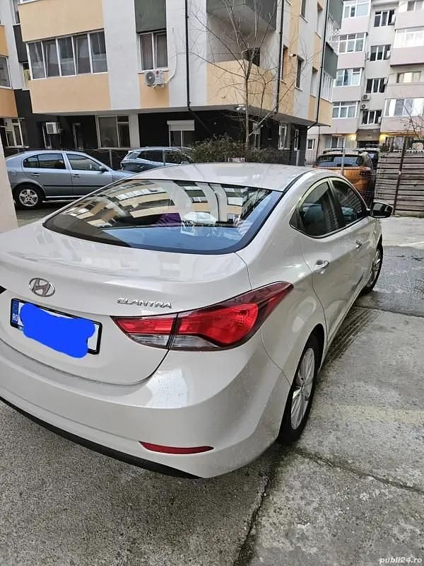 Second-hand Hyundai Elantra 132 CP (97 kW) 2015 Berlinǎ