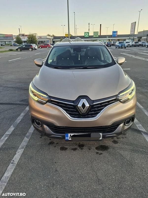 Culoaremaro Utilizat 2015 Renault Kadjar Intens SUV | 11.300 EUR (Preț OK) - Imagine 1/4