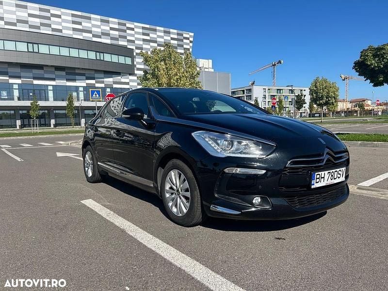 Culoarenegru Utilizat 2014 Citroën DS5 Hatchback | 7.700 EUR (Super Preț) - Imagine 1/4