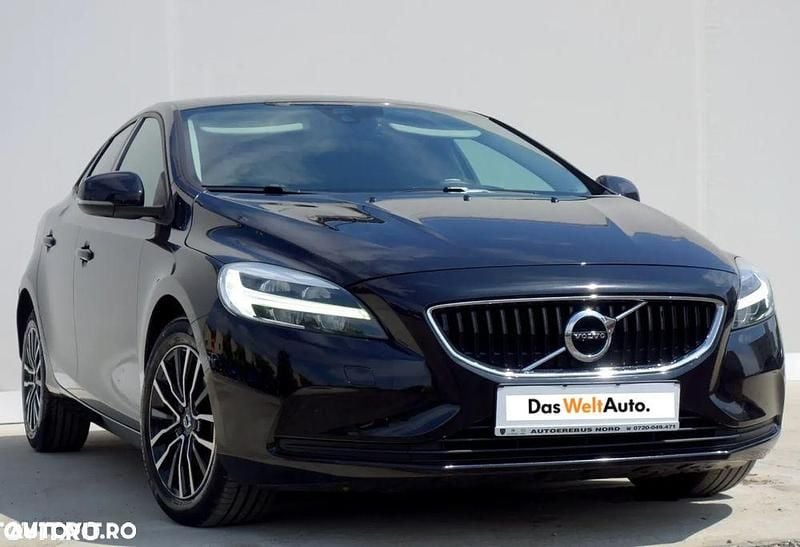 Negru metalic perleffect Utilizat 2018 Volvo V40 Basis Break | 14.490 EUR (Scump) - Imagine 1/4