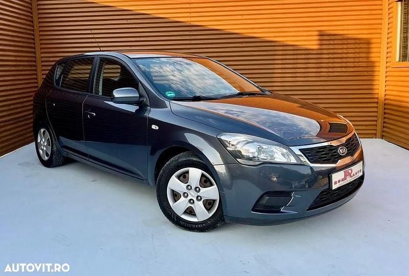 Second-hand Kia Ceed Attract 90 CP (66 kW) 2010 Culoaregri Hatchback