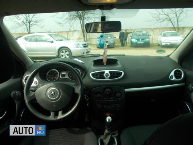 Second-hand Renault Clio GrandTour 86 CP (63 kW) 2009 Albastru Break