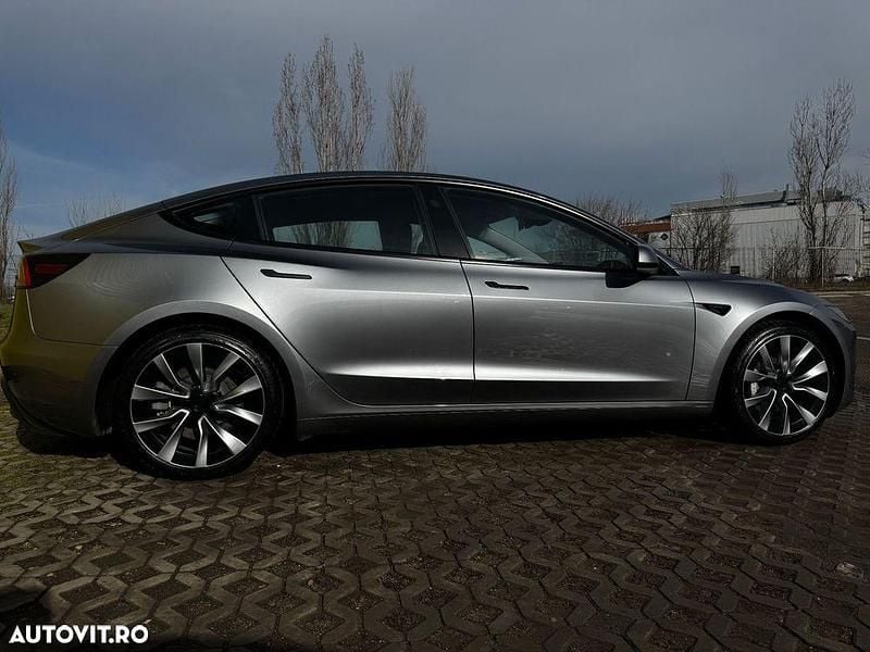 Second-hand Tesla Model 3 366 kW (498 CP) 2024 Culoareargint Berlinǎ