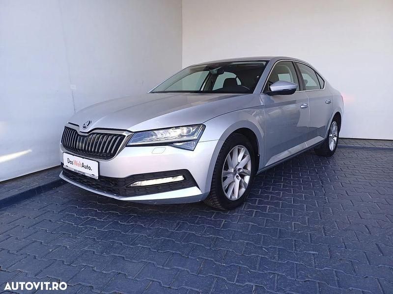 Gri mediu normal Utilizat 2021 Skoda Superb Ambition Berlinǎ | 21.990 EUR (Preț OK) - Imagine 1/4
