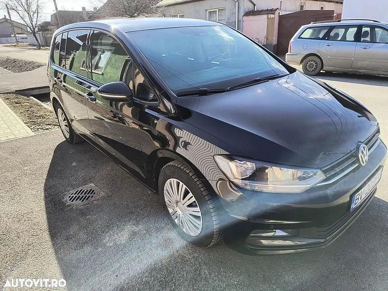 Second-hand VW Touran Comfortline 115 CP (84 kW) 2016 Culoarenegru Monovolum