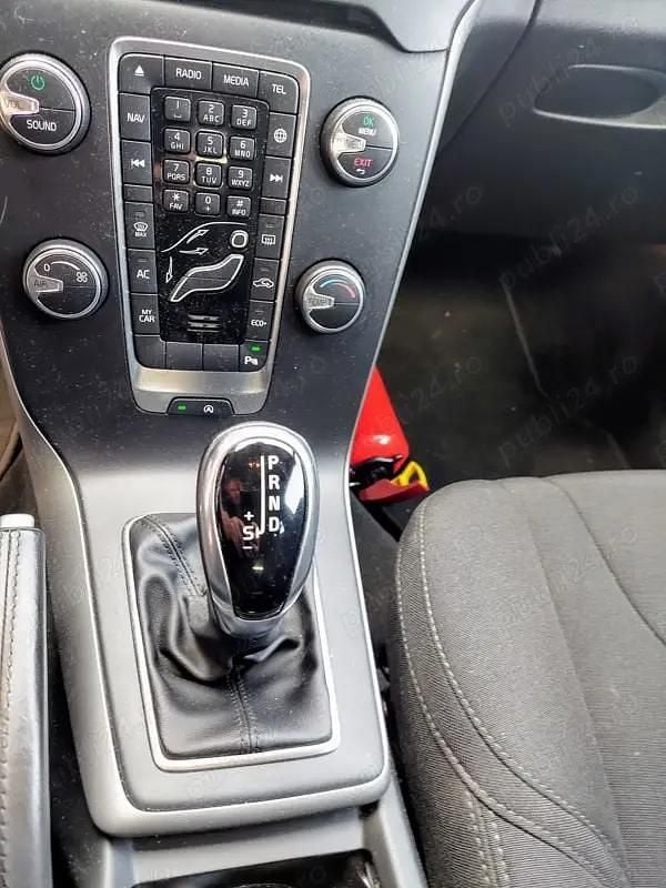 Second-hand Volvo V40 CC 88 CP (64 kW) 2018 Negru Break