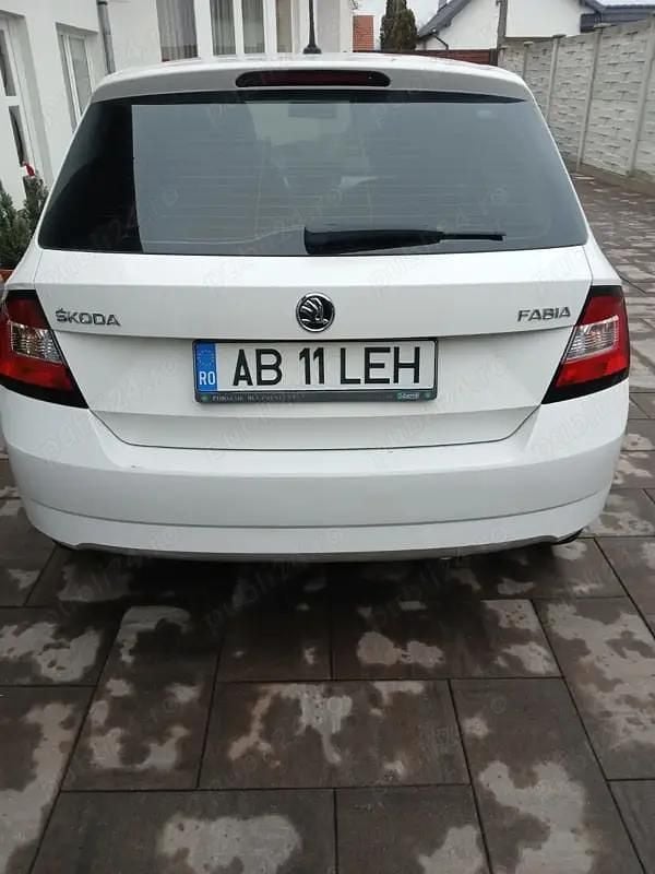 Utilizat 2017 Skoda Fabia Berlinǎ | 8.000 EUR (Preț OK) - Imagine 1/4