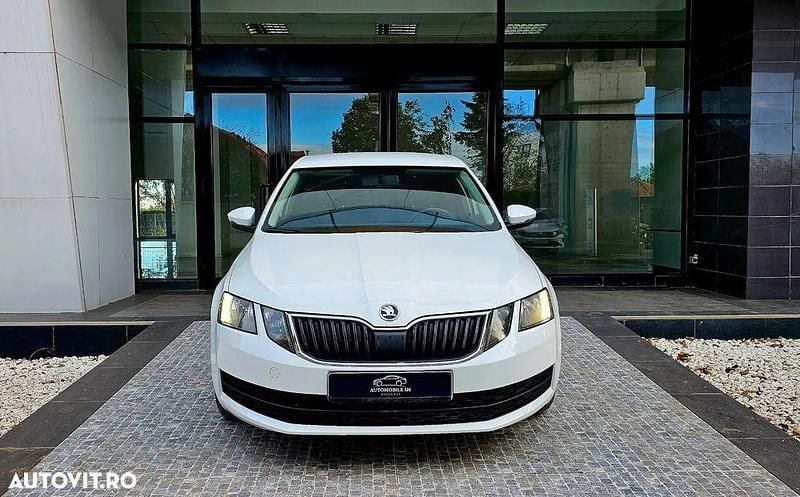 Culoarealb Second-hand 2017 Skoda Octavia Berlinǎ | 5.500 EUR (Super Preț) - Imagine 1/4