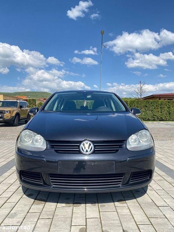 Culoarenegru Utilizat 2005 VW Golf IV Comfortline Berlinǎ | 3.399 EUR (Preț OK) - Imagine 1/4